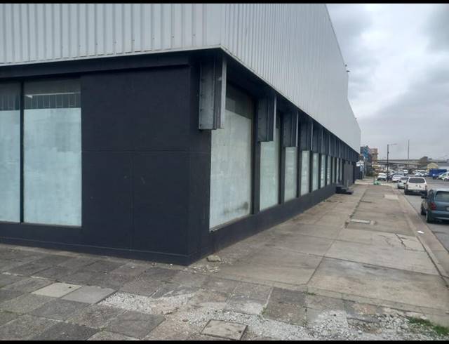 INDUSTRIAL PROPERTY TO RENT IN NORTH END